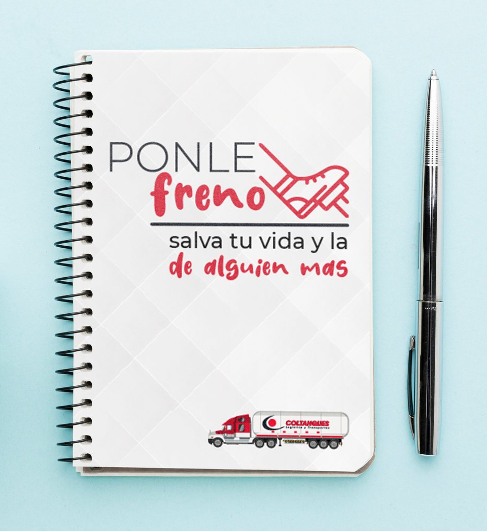 La libreta de la campaña, abierta sobre una mesa